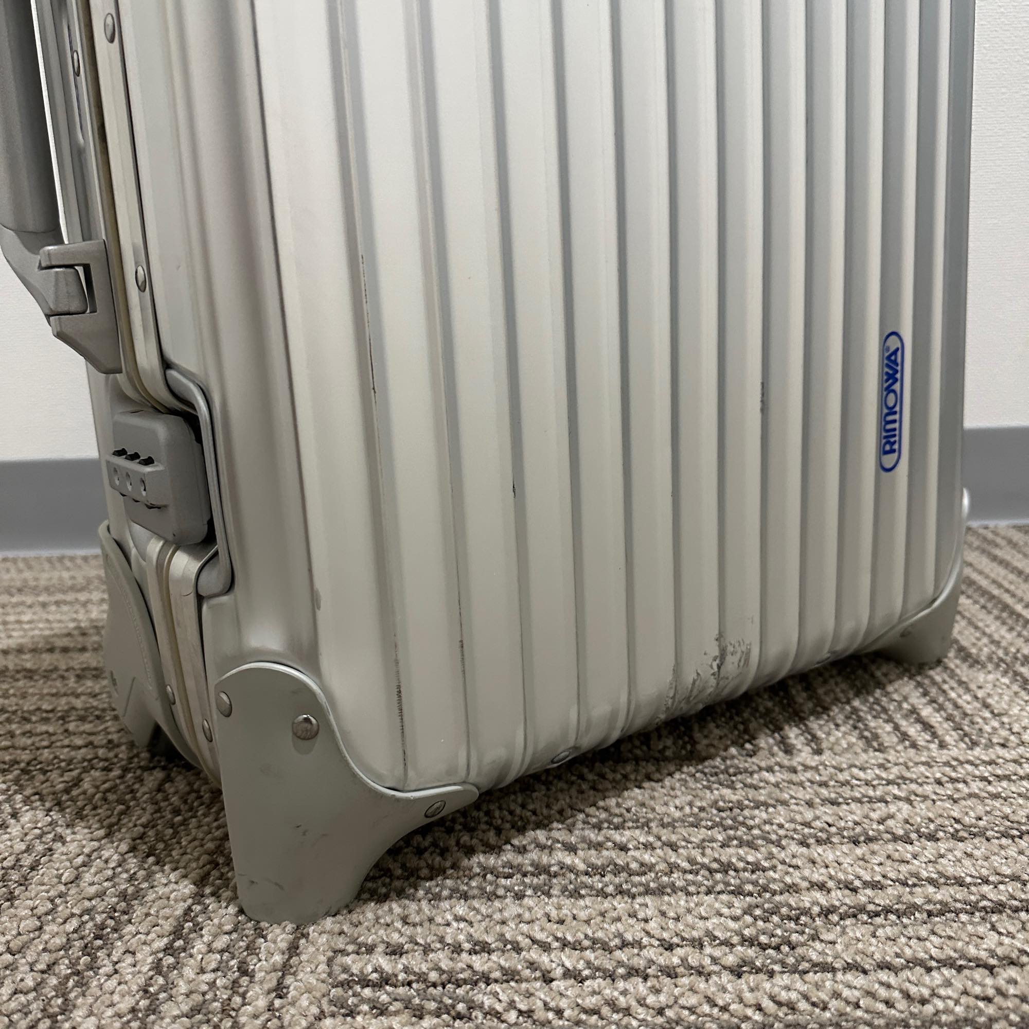 リモワ　トパーズ　929.52-9　中古商品　32リットル　2輪