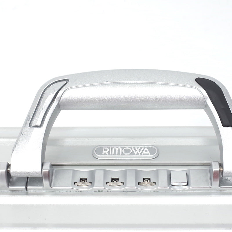RIMOWA アタッシ新品未使用品 シルバー17リットル リモワ アタッシェ 中古商品 U900.12 17リットル – リモワ(RIMOWA)専門