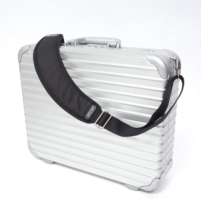 RIMOWA アタッシ新品未使用品 シルバー17リットル リモワ アタッシェ 中古商品 U900.12 17リットル – リモワ(RIMOWA)専門
