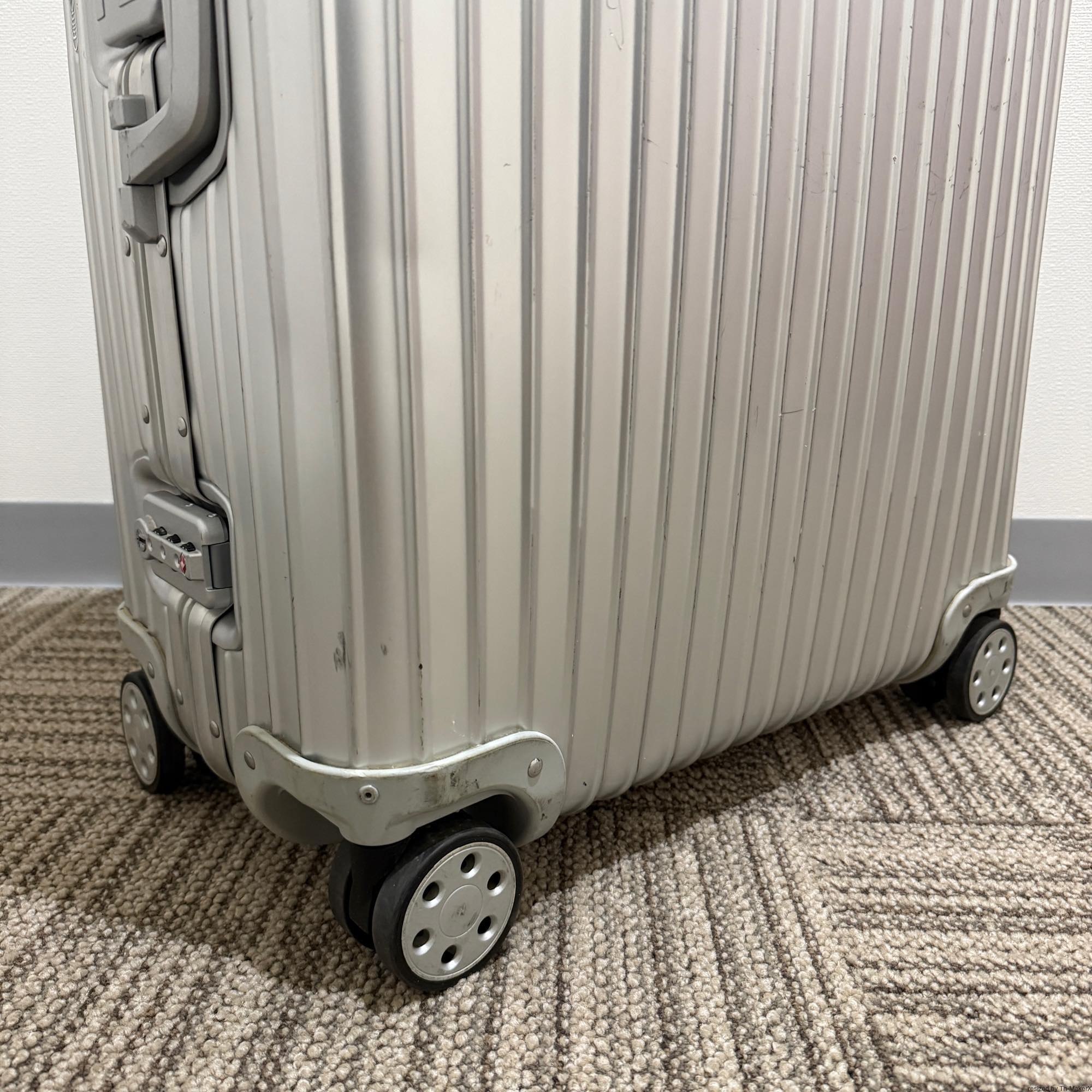 リモワ　トパーズ　923.70.00.4　82リットル　中古商品　4輪
