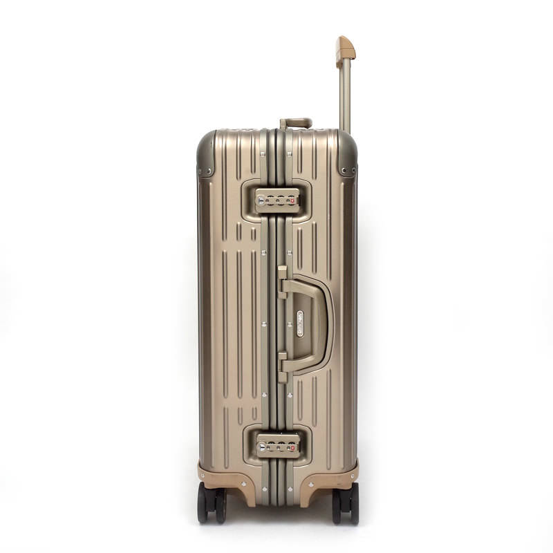 リモワ　トパーズ チタニウム　中古商品　924.63.03.4　64リットル　4輪