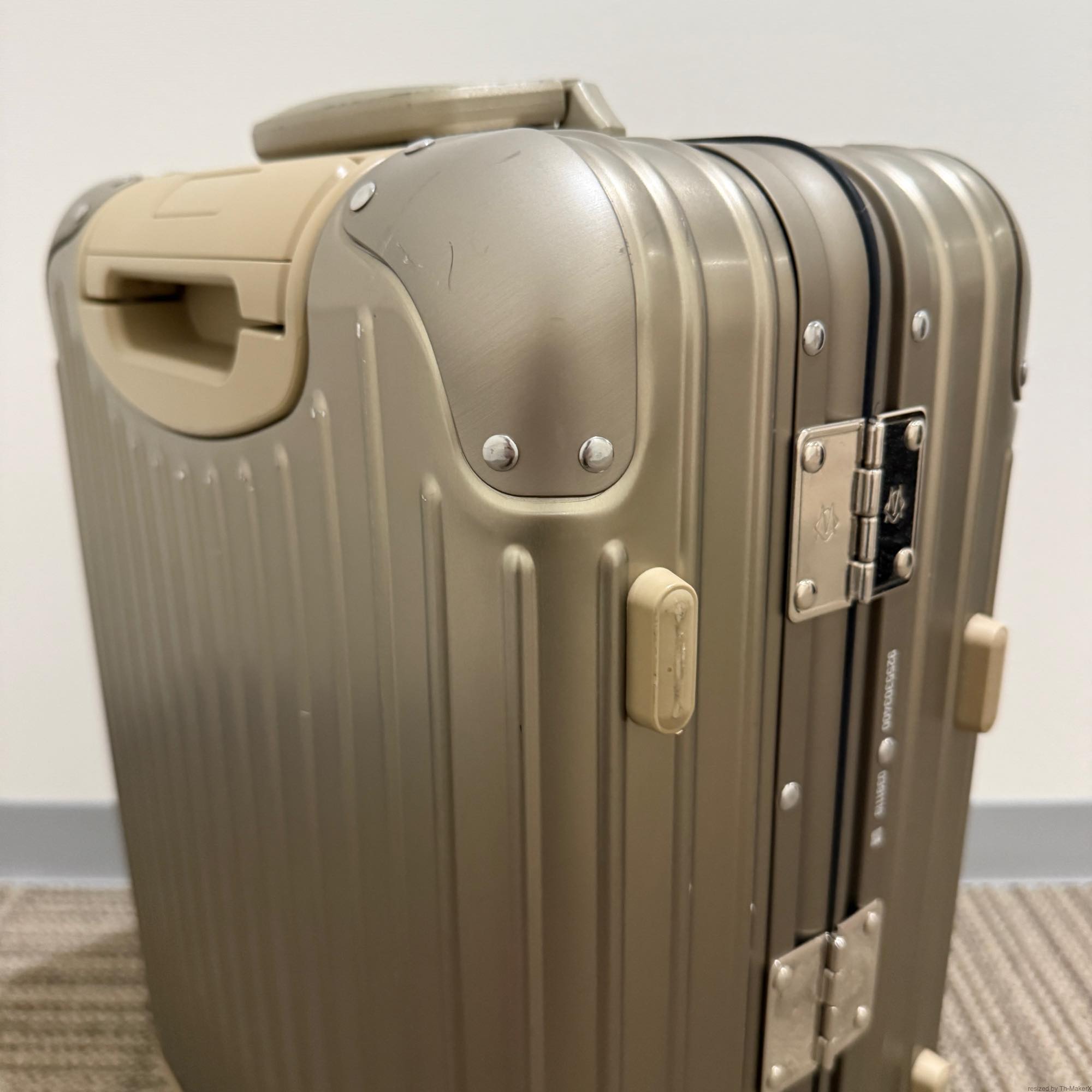 リモワ　オリジナル　925.53.04.4　キャビン　ゴールド　中古美品　35リットル　4輪