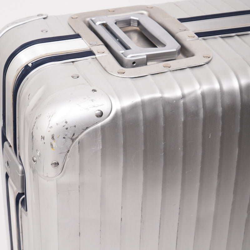 リモワ　シルバーインテグラル　中古商品　927.77　104リットル　4輪