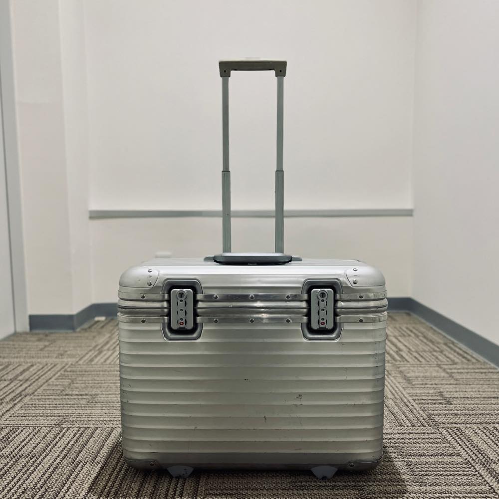 リモワ　パイロット　中古商品　928.50　36リットル　2輪