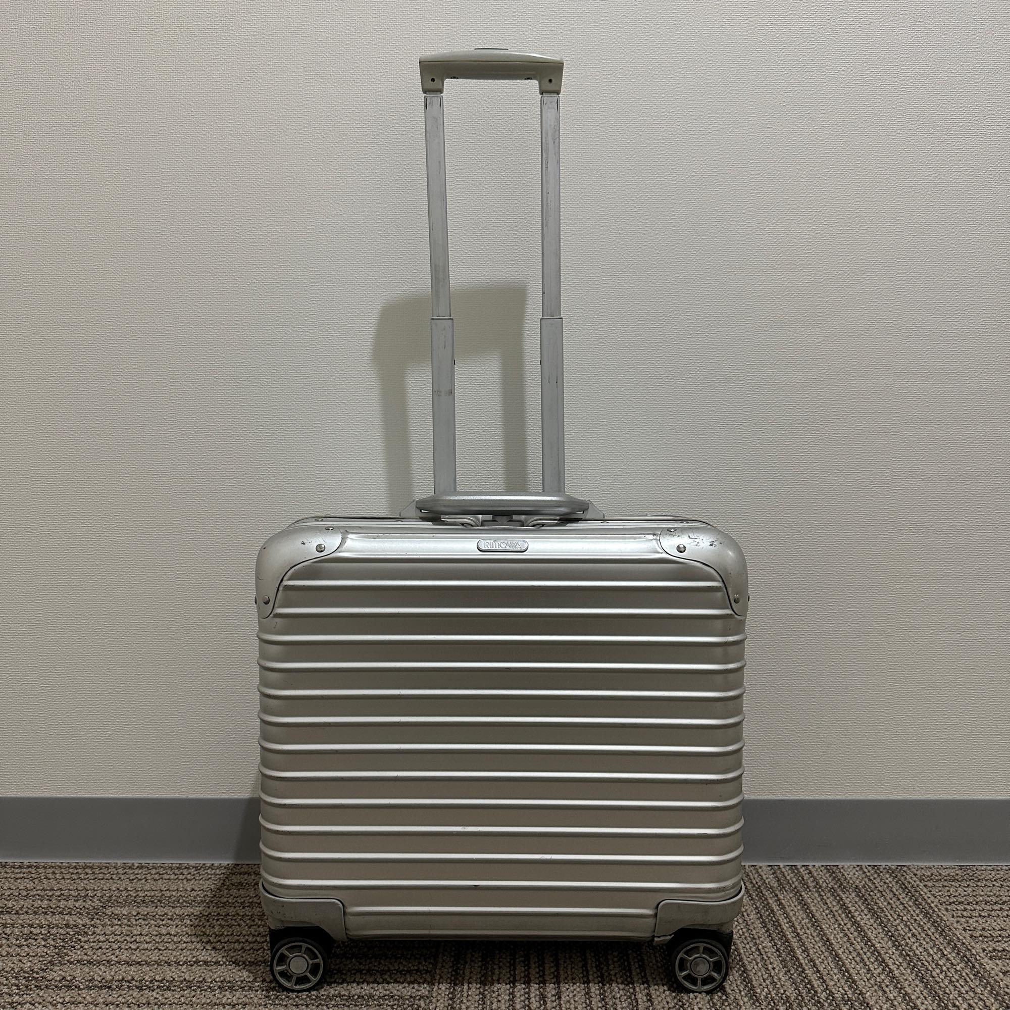 リモワ トパーズ トロリー　932.40　中古商品　29リットル　4輪