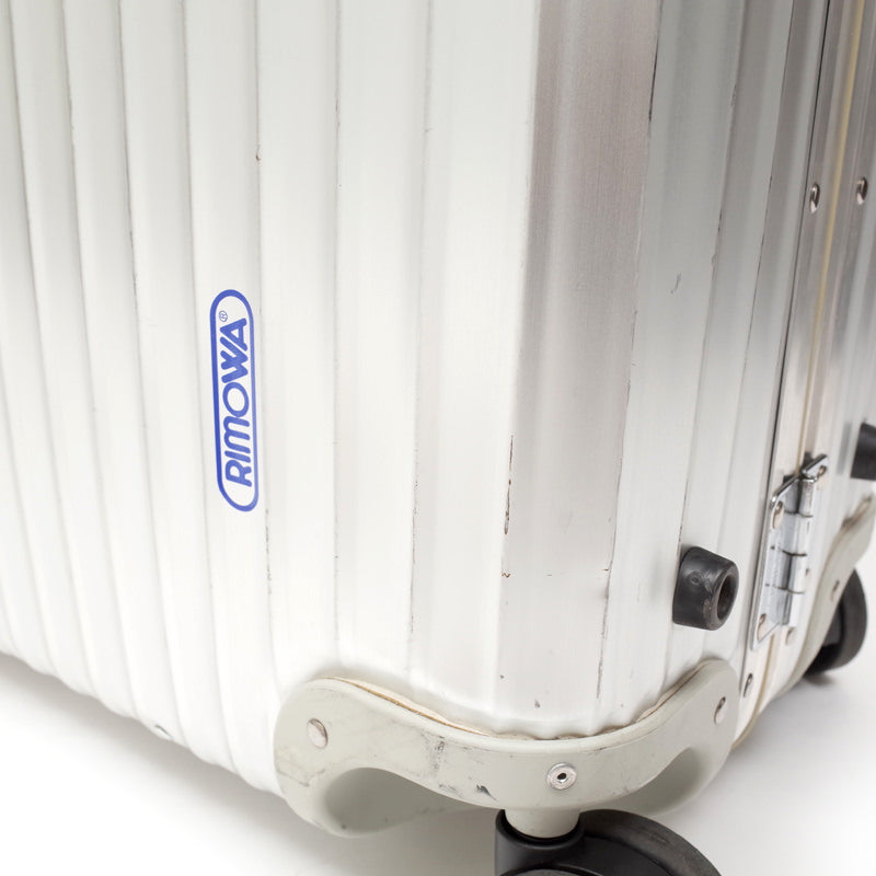 リモワ　トパーズ　中古商品　932.77　104リットル　4輪