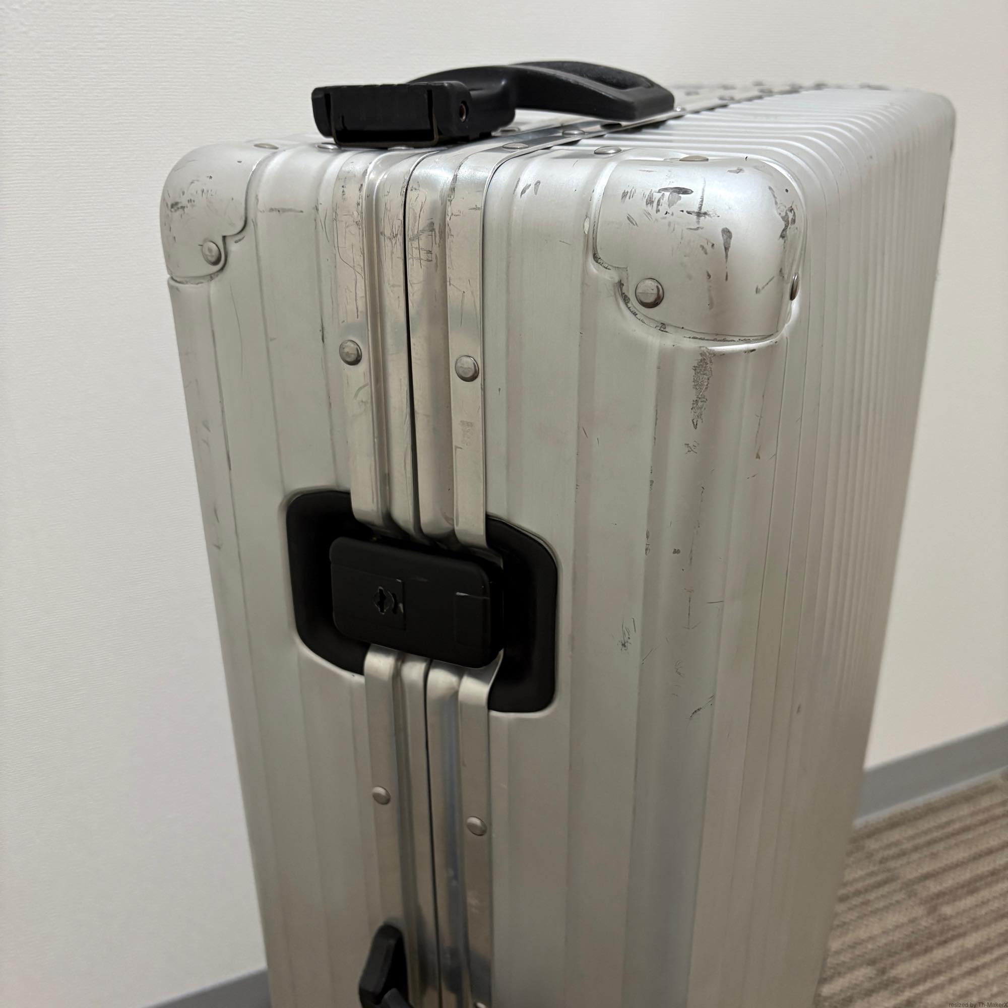 リモワ　サバンナ　中古商品　U957.77　2輪