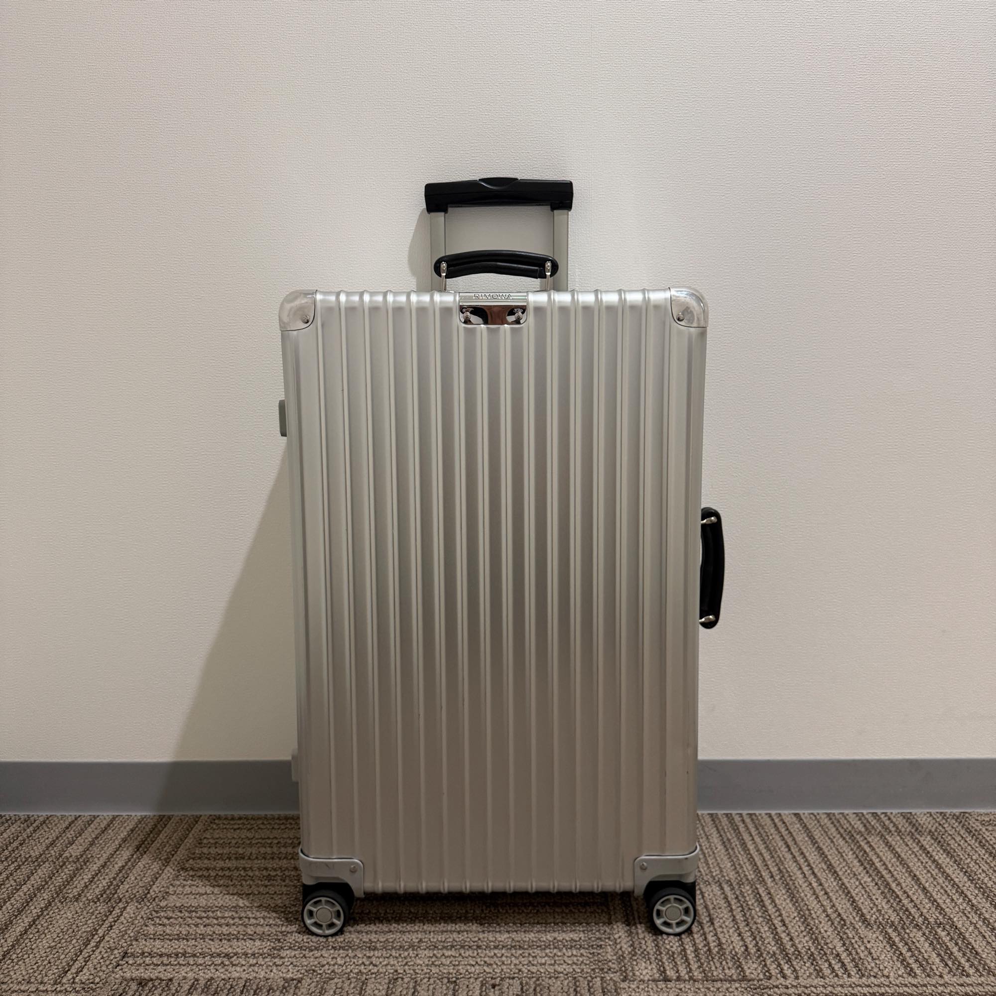 リモワ　クラシック　972.63　61リットル　中古美品　4輪　