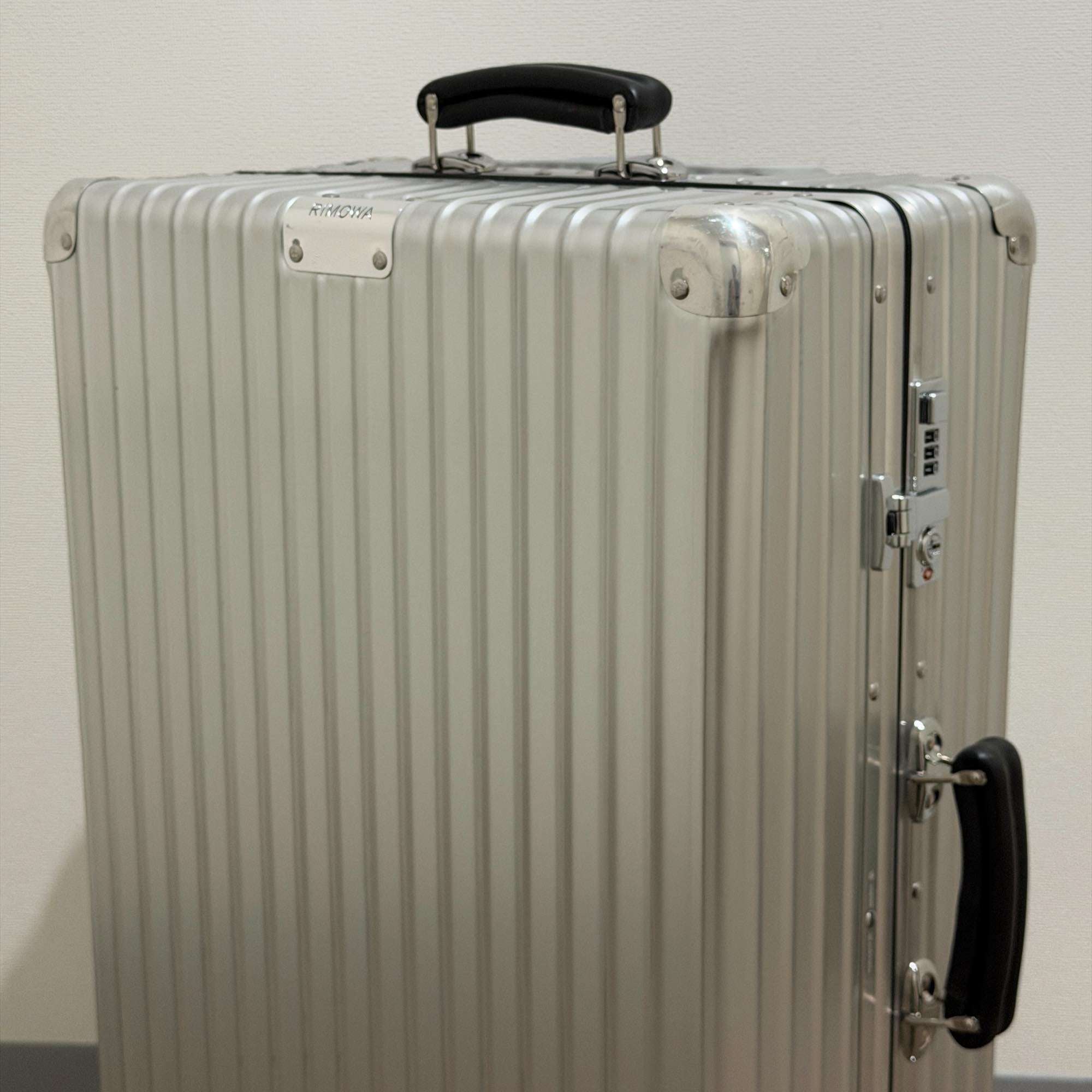 リモワ　クラシック　972.63　61リットル　中古美品　4輪　