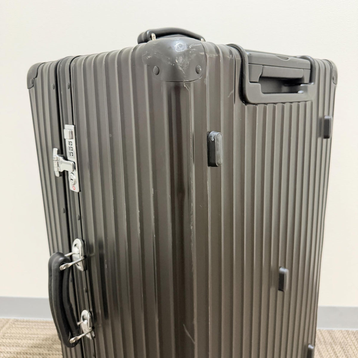リモワ　クラシック　中古美品　U973.75.01.4　100リットル　4輪