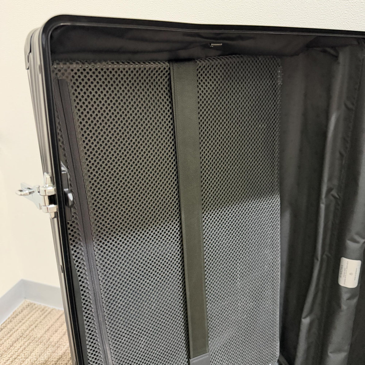 リモワ　クラシック　中古美品　U973.75.01.4　100リットル　4輪