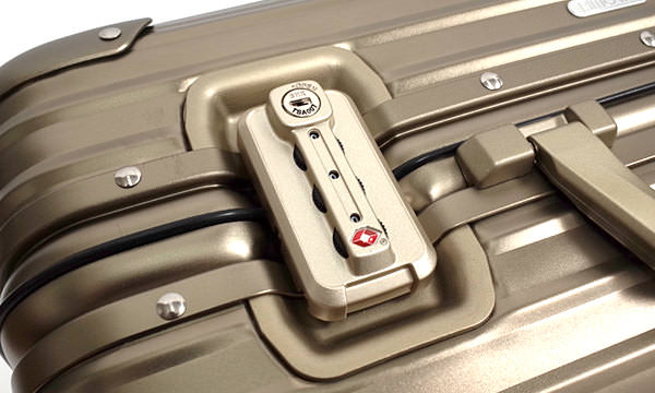 リモワの偽物を見分ける14の方法 – リモワ(RIMOWA)専門通販サイト